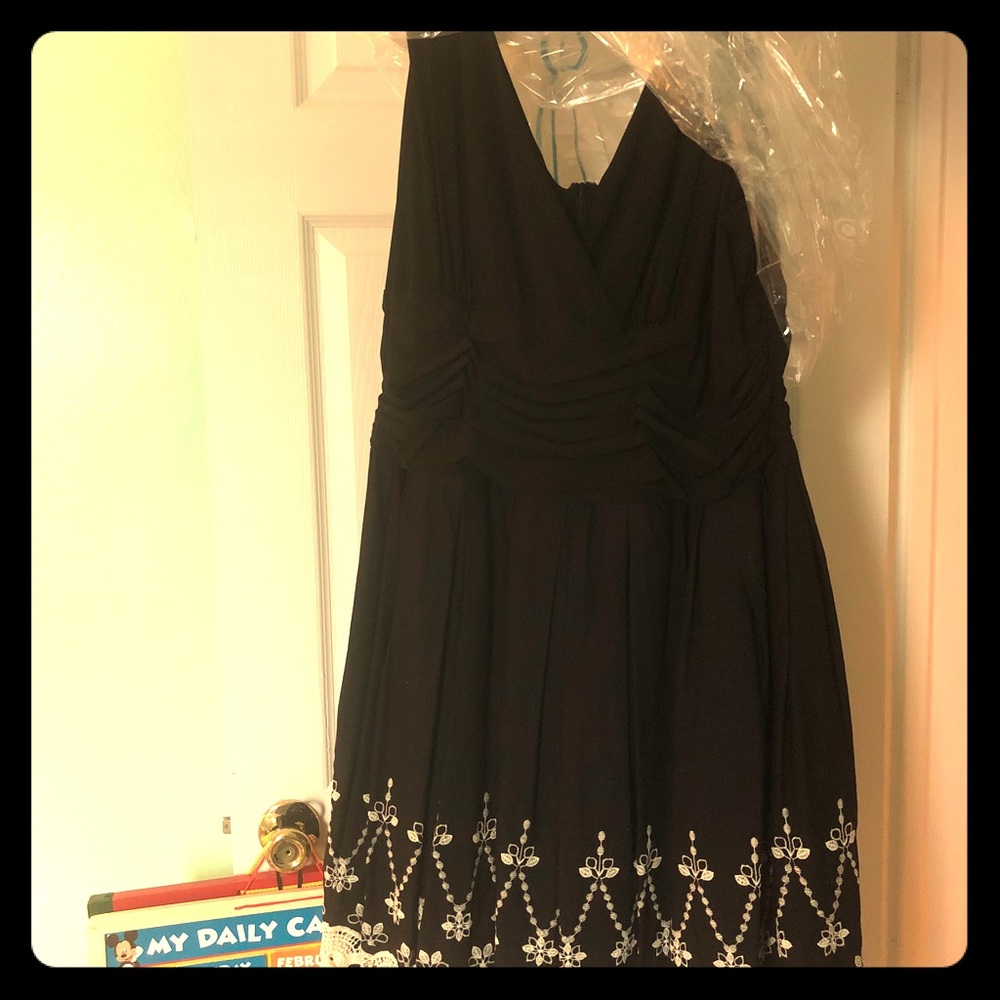 Black Fit and Flare Sleeveless short dress